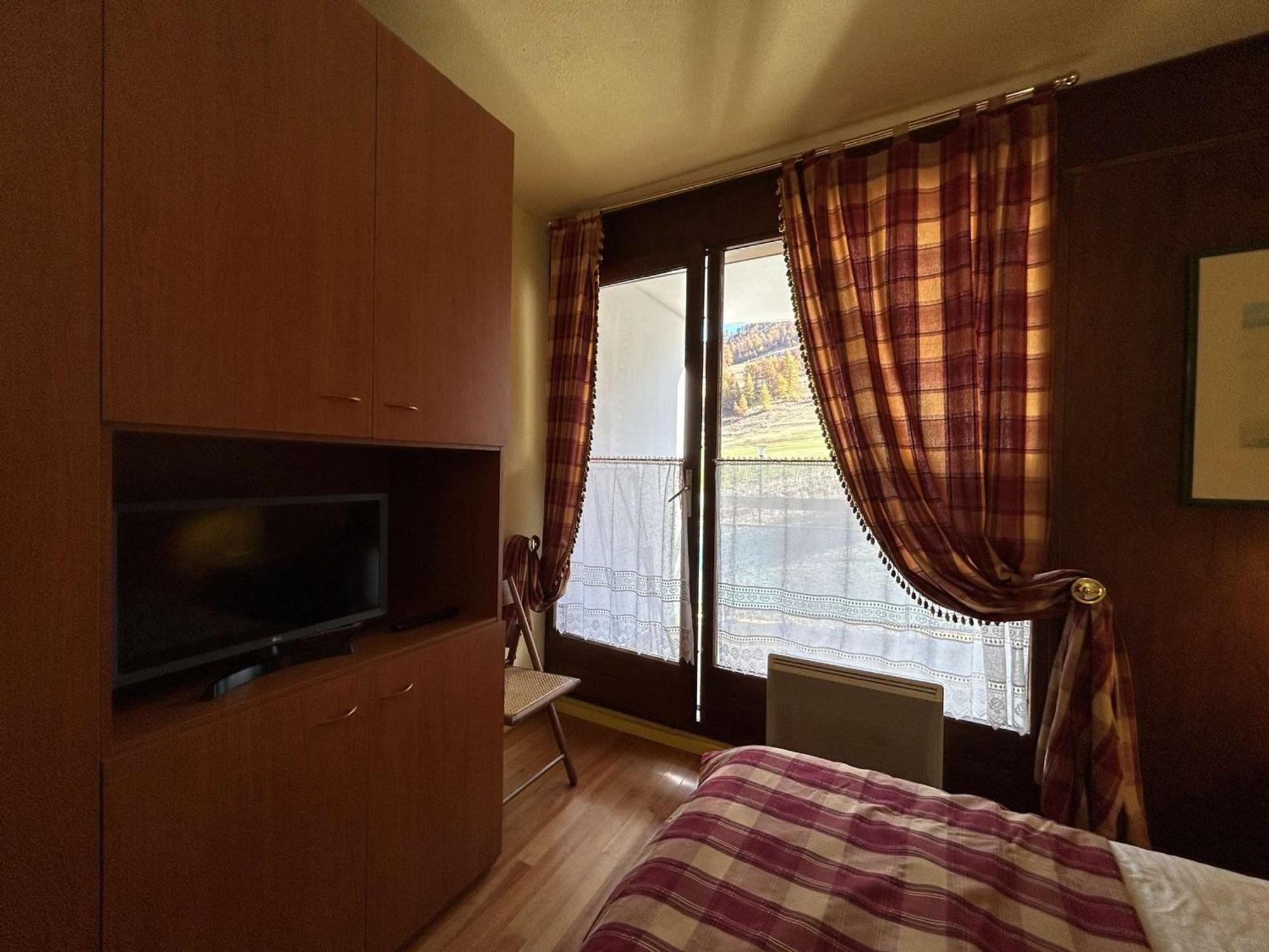 Appartement Skis Aux Pieds, 6 Pers Avec Parking, Montgenevre - Fr-1-330D-7 Bagian luar foto
